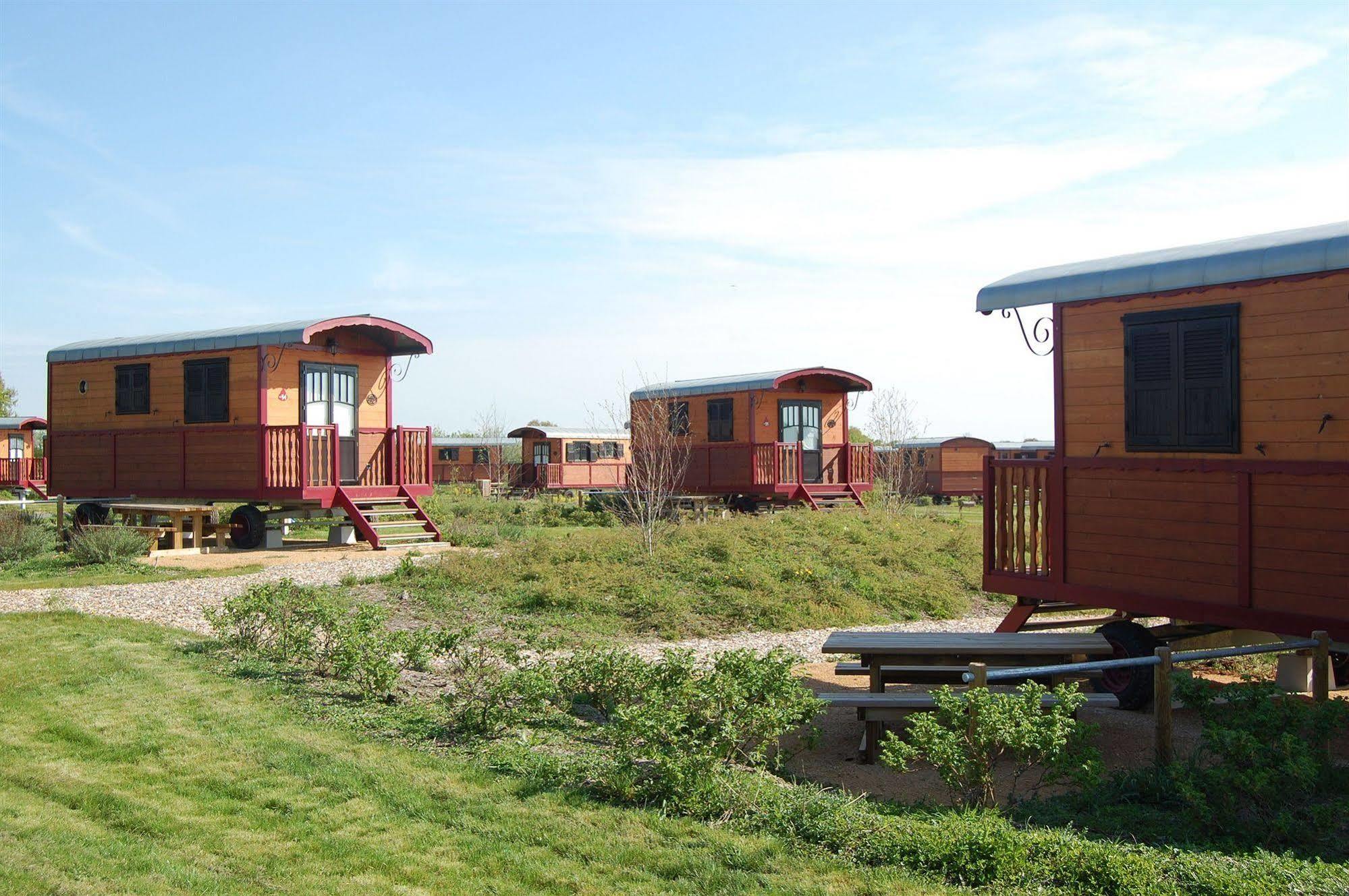Le Village de Cottages - Le Pôle du Cheval et de l'Âne Lignières Exterior foto